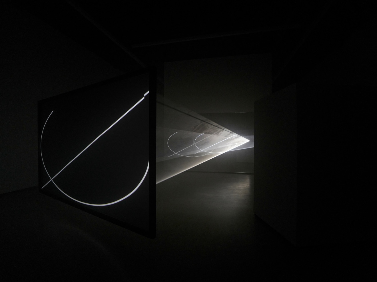 Split-Second Mirror III, 2022, horizontal, single projection,