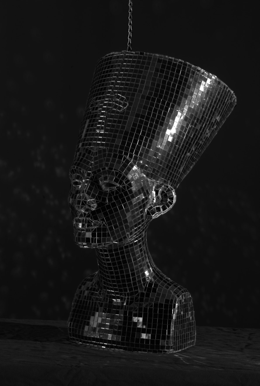 Nefertiti - Miles Davis (Black), 2022