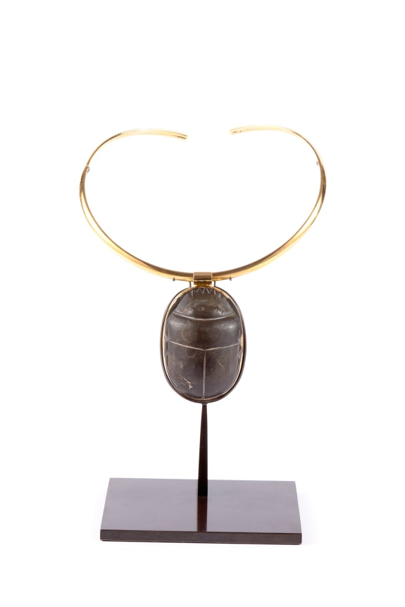 UNIQUE PENDANT WITH AN IMPORTANT EGYPTIAN NEW KINGDOM HEART SCARAB, &nbsp;