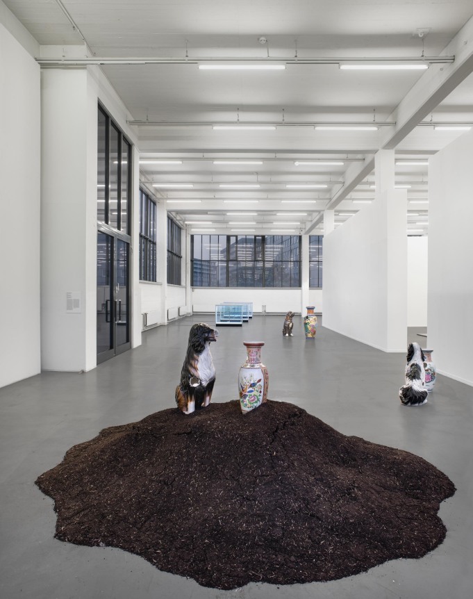 Nina Beier: Cash for Gold, installation view, 2015. Kunstverein Hamburg, Germany.
