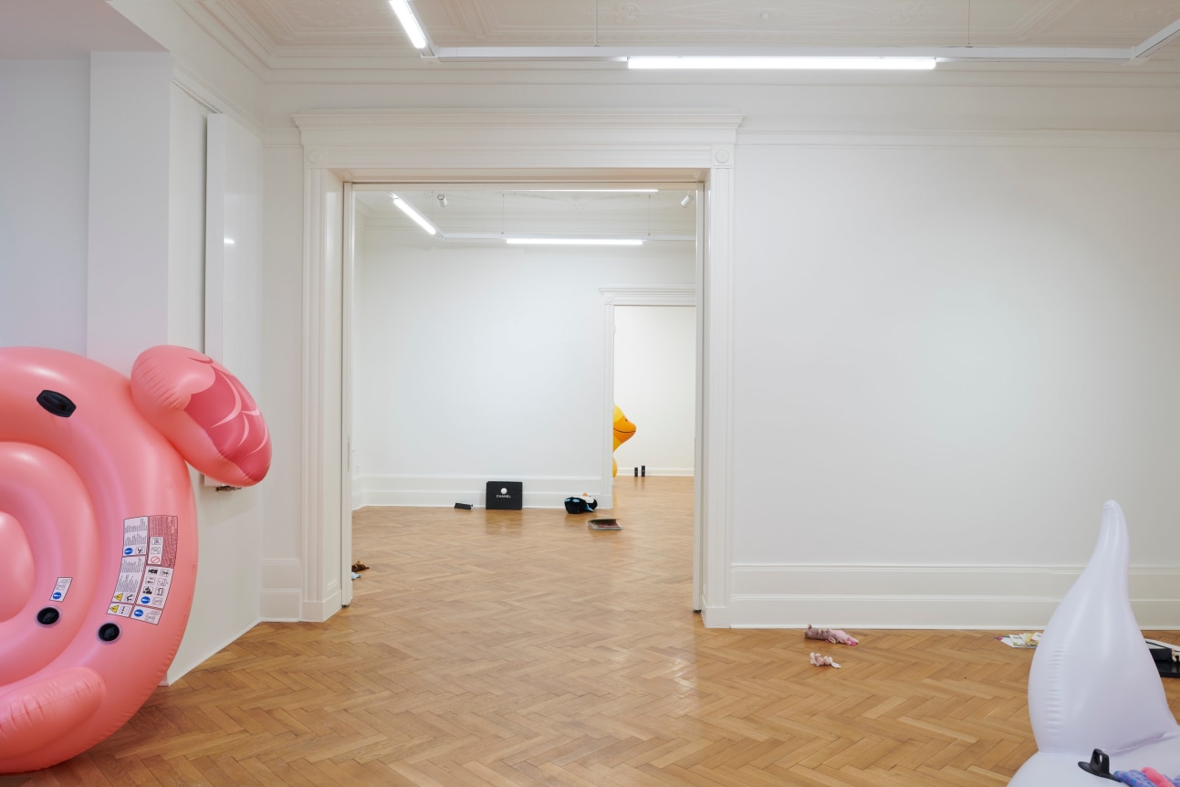 Darren Bader, eBay Sculpture