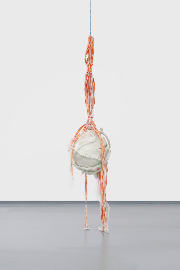 Julien Creuzet Attila cataracte, ta source aux pieds, des pitons verts, finira dans la grande mer, gouffre bleu, nous nous noyâmes, dans les larmes marées, de la lune, coquillage, Syrinx Arianus, 2024