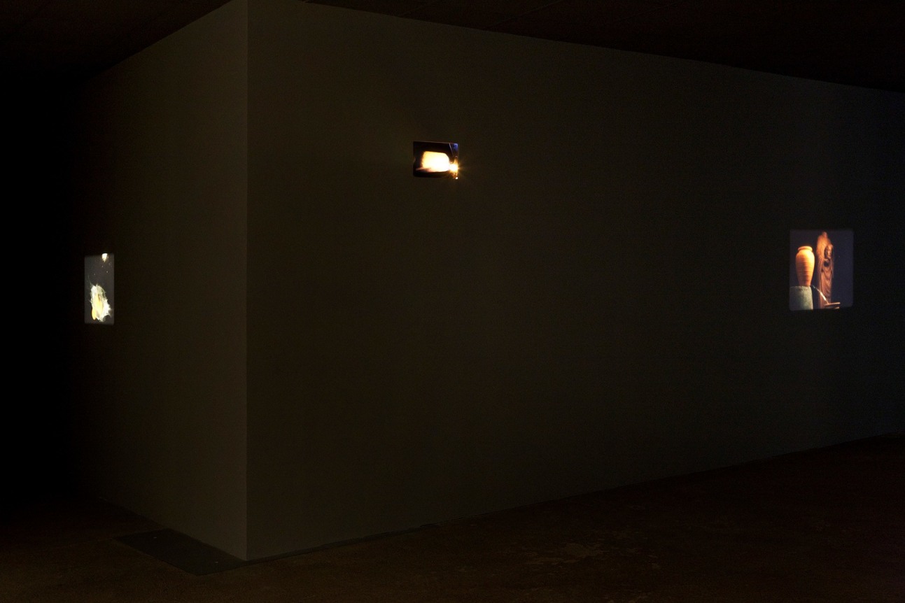 Jo&atilde;o Maria Gusm&atilde;o + Pedro Paiva, Experiments and Observations on Different Kinds of Air