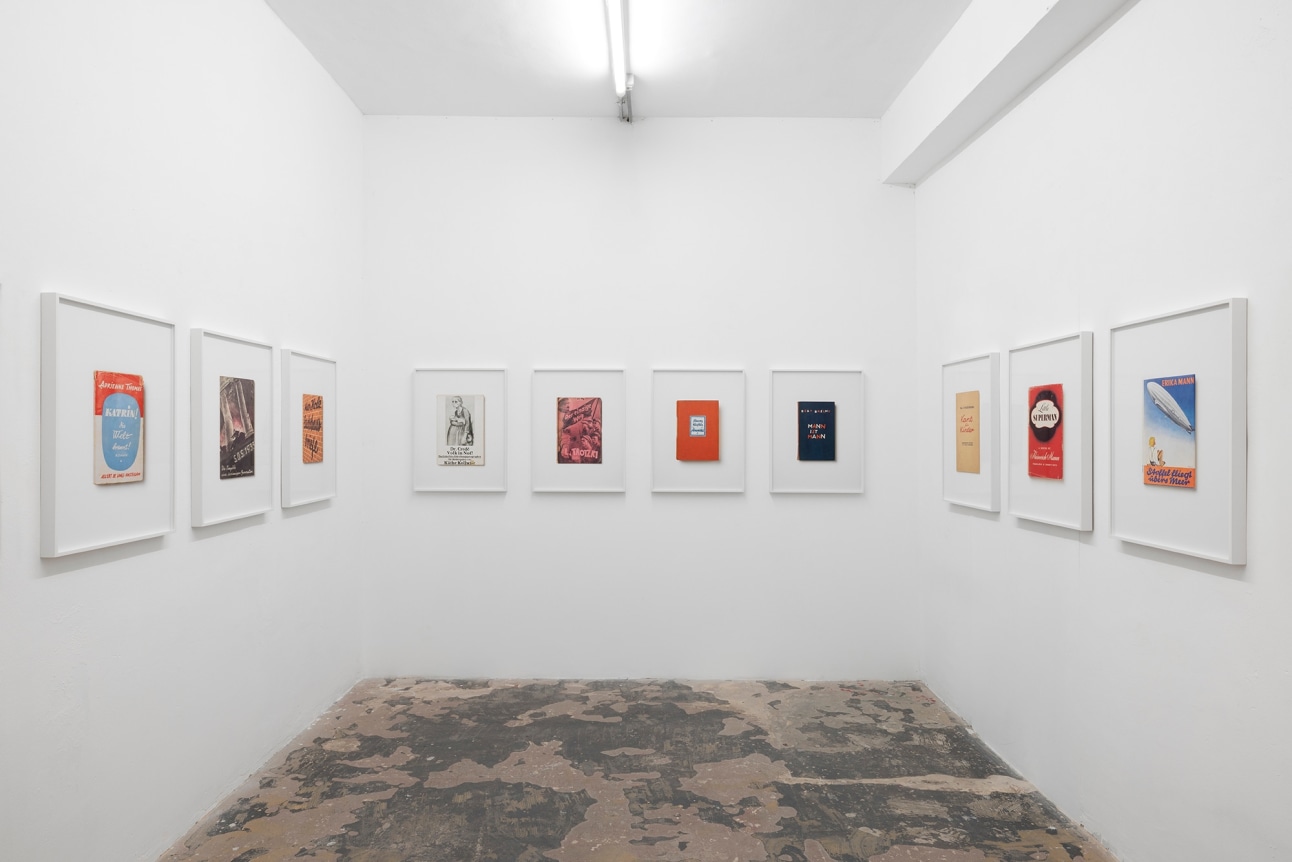 Annette Kelm, Die Bücher, September 16 - October 15, 2022, ICA Milano, Italy