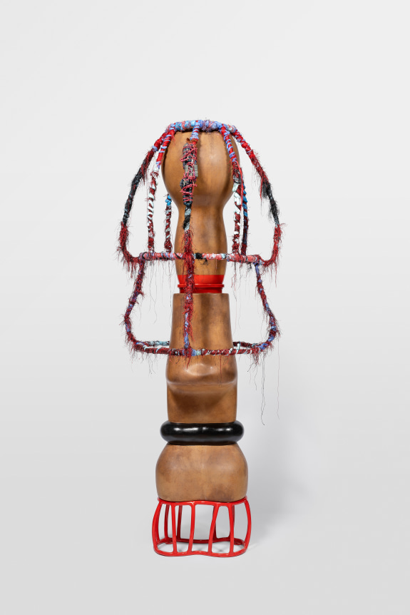 Julien Creuzet Attila cataracte, ta source aux pieds, des pitons verts, finira dans la grande mer, gouffre bleu, nous nous noyâmes, dans les larmes marées, de la lune, Shékéré, Caboclo, 2024