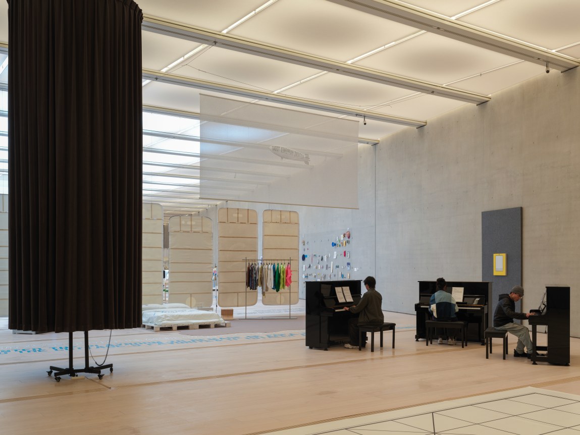 Darren Bader &amp;amp; Li Ming,&nbsp;Mind the Gap