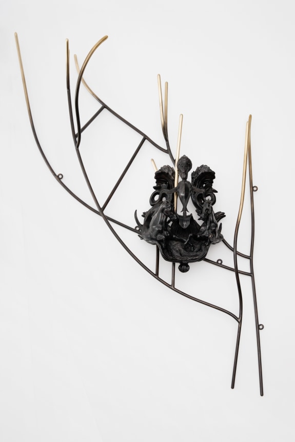 Julien Creuzet Attila cataracte, ta source aux pieds, des pitons verts, finira dans la grande mer, gouffre bleu, nous nous noyâmes, dans les larmes marées, de la lune, Door Knocker & Moretto, la Fontaine de Neptune, 2024