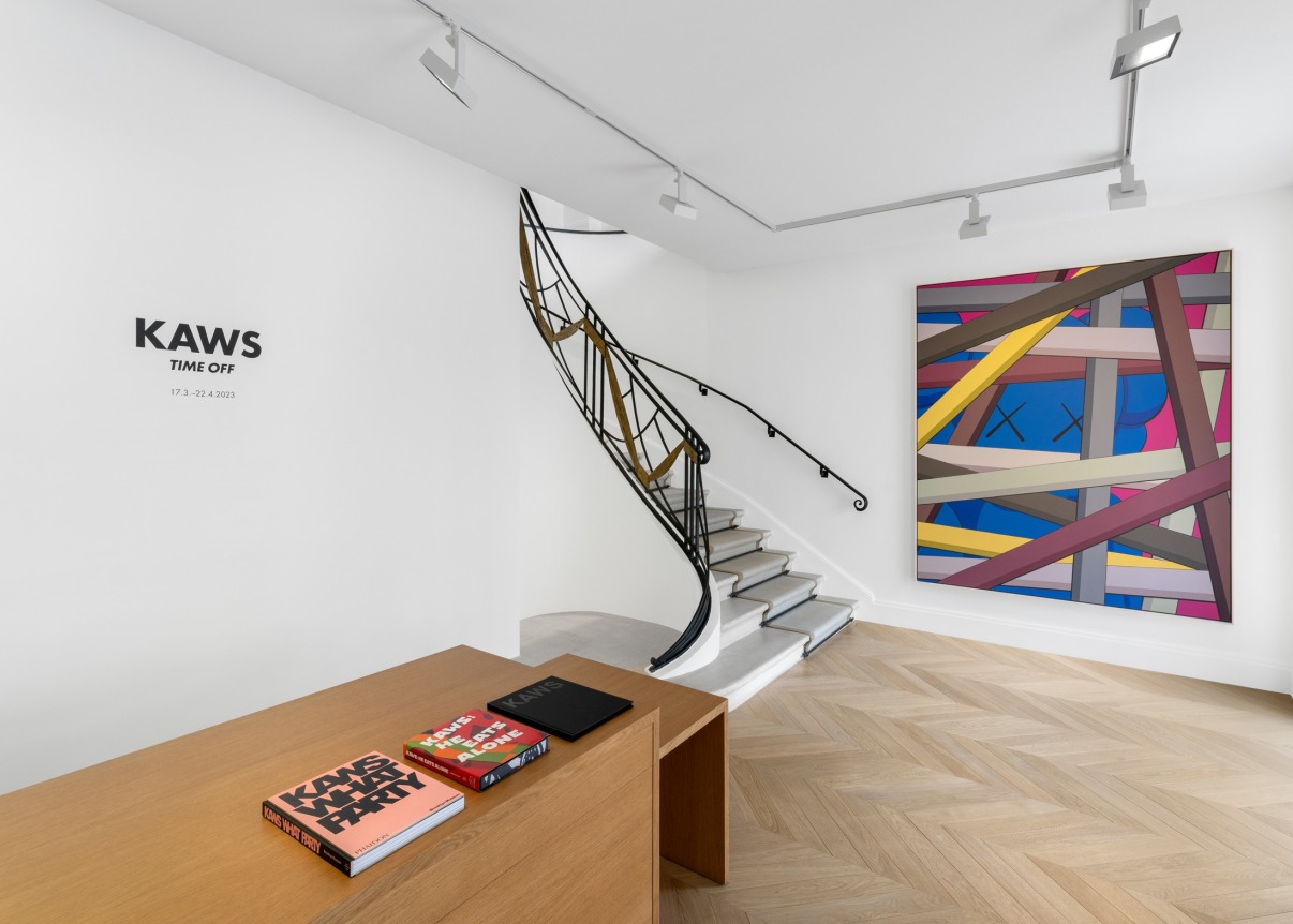 KAWS: TIME OFF