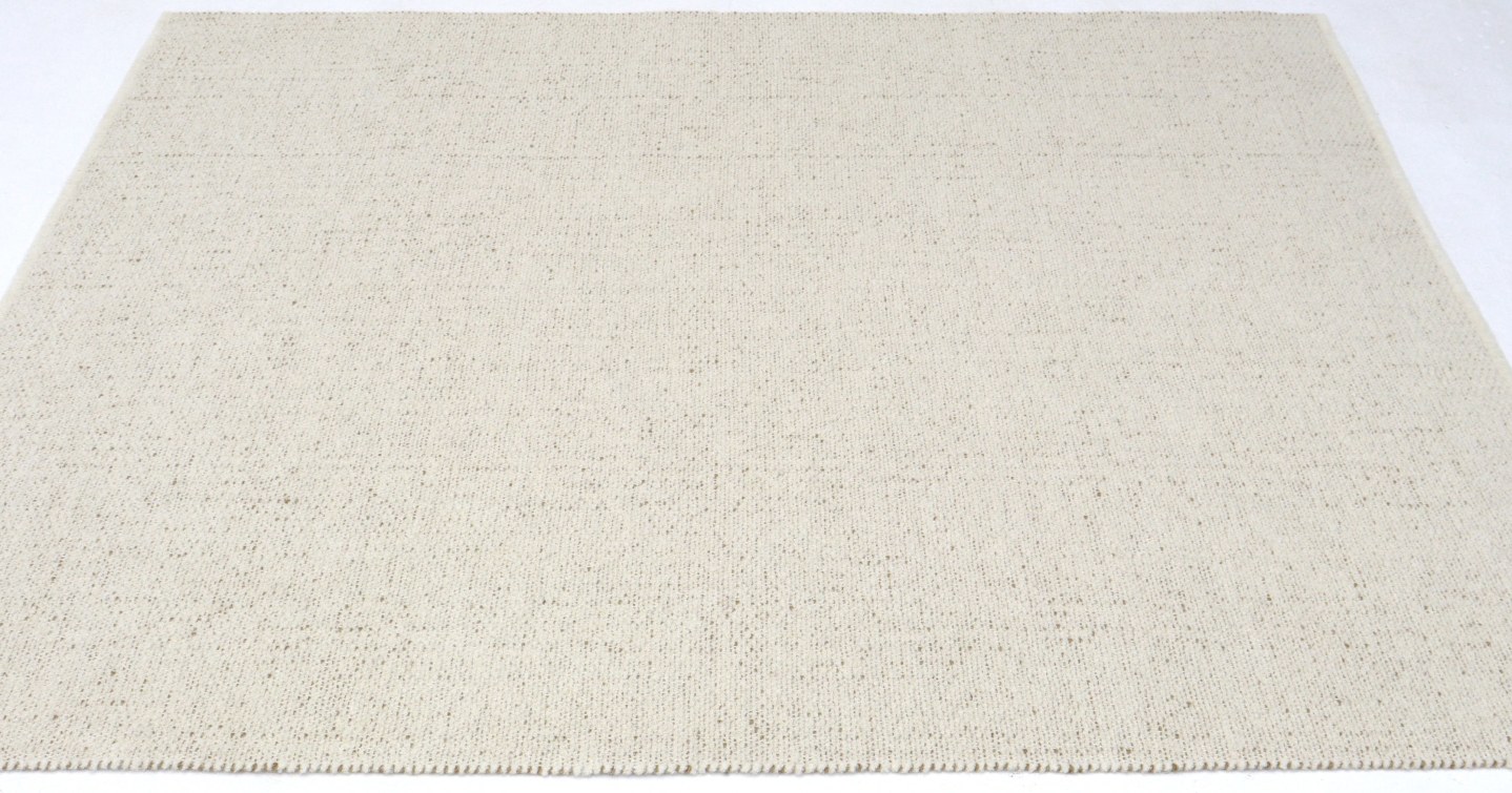 shuuka rug facing front