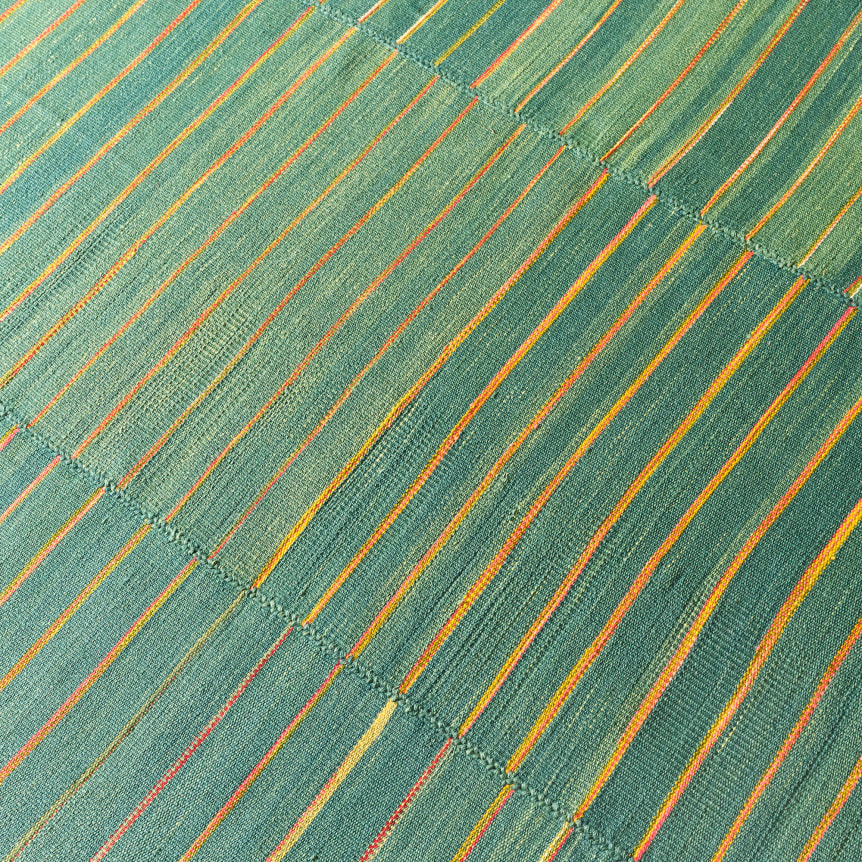 close up detail of the kia sar