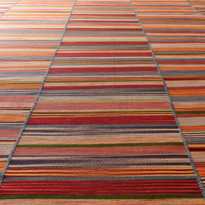 close up detail of the kia sar