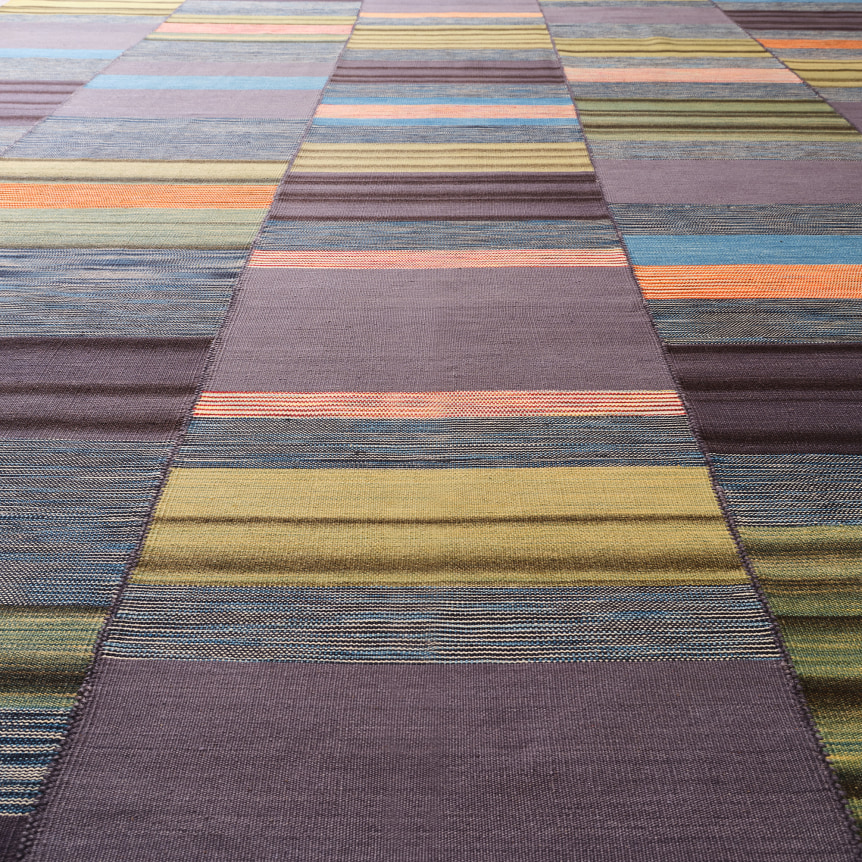 close up detail of the kia sar