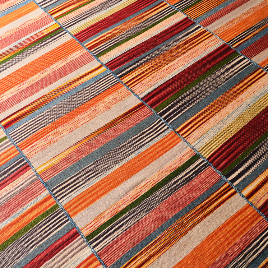 close up detail of the kia sar