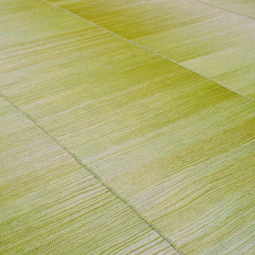 close up detail of the kia sar