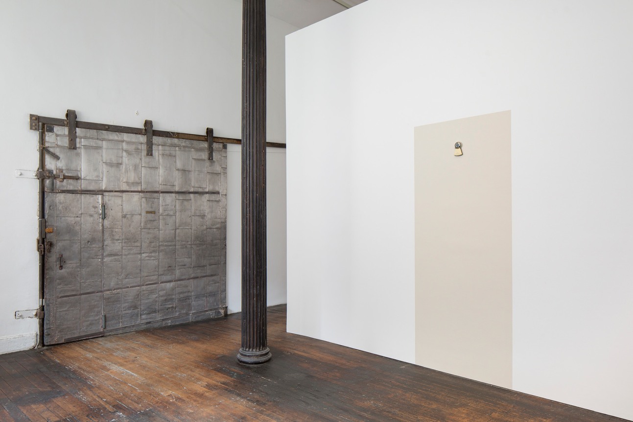 Roman Ondak: Waiting for Someone to Ring at My Door, installation view