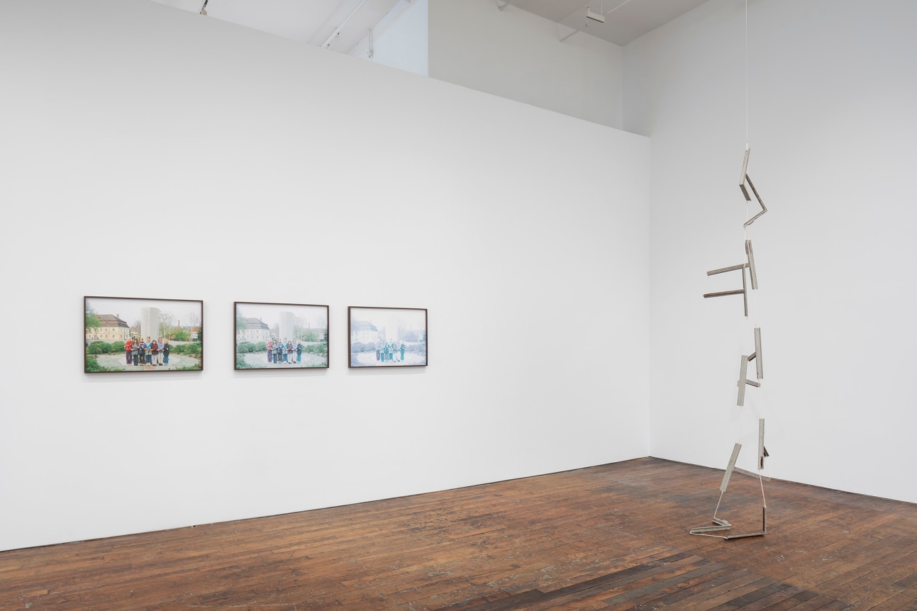 Roman Ondak: Waiting for Someone to Ring at My Door, installation view