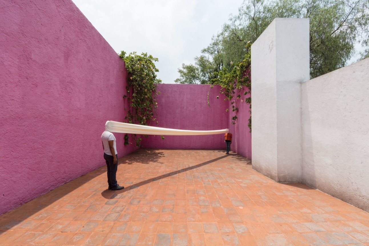 Franz Erhard Walther , Estancia FEMSA Casa Luis Barragán, Mexico City. 