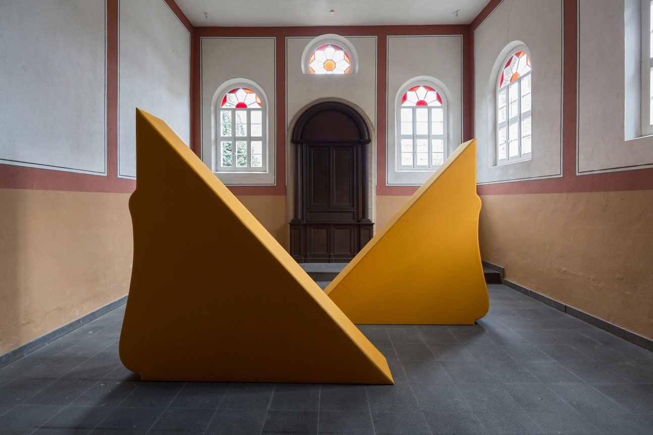 Zwei Körperformen GELB, Synagogue Stommeln 