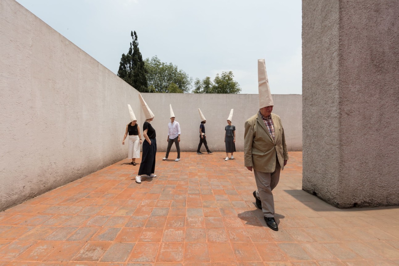 Franz Erhard Walther , Estancia FEMSA Casa Luis Barragán, Mexico City. 