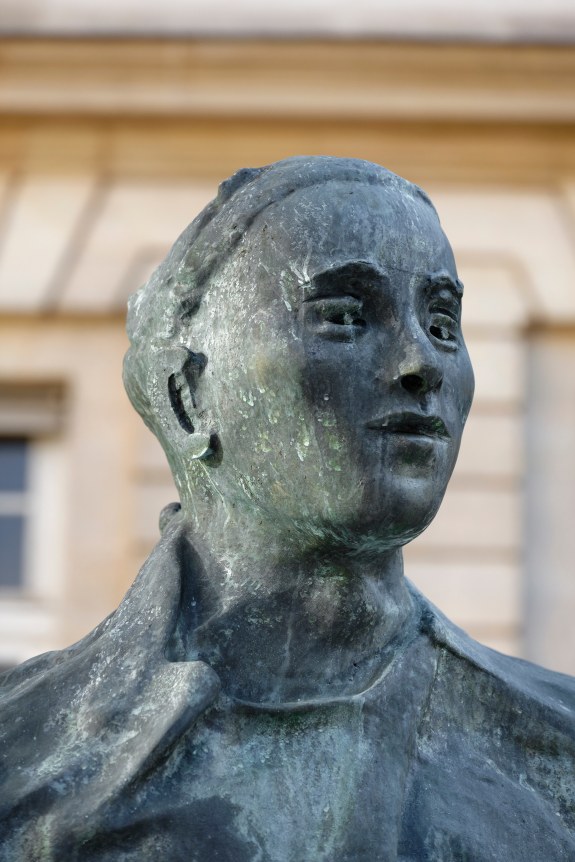 Thomas Schütte: Three Acts, Monnaie de Paris