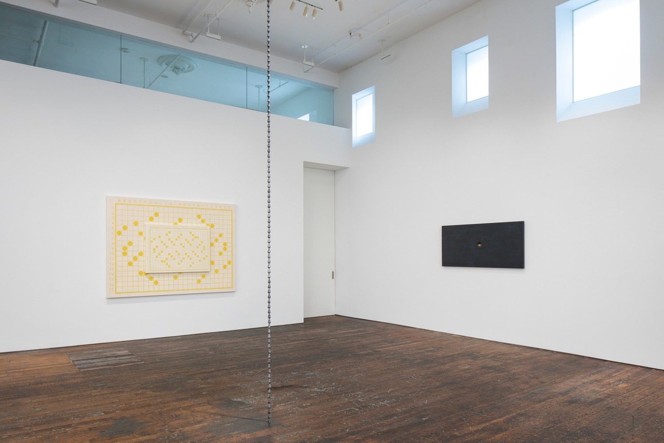 Roman Ondak: Waiting for Someone to Ring at My Door, installation view