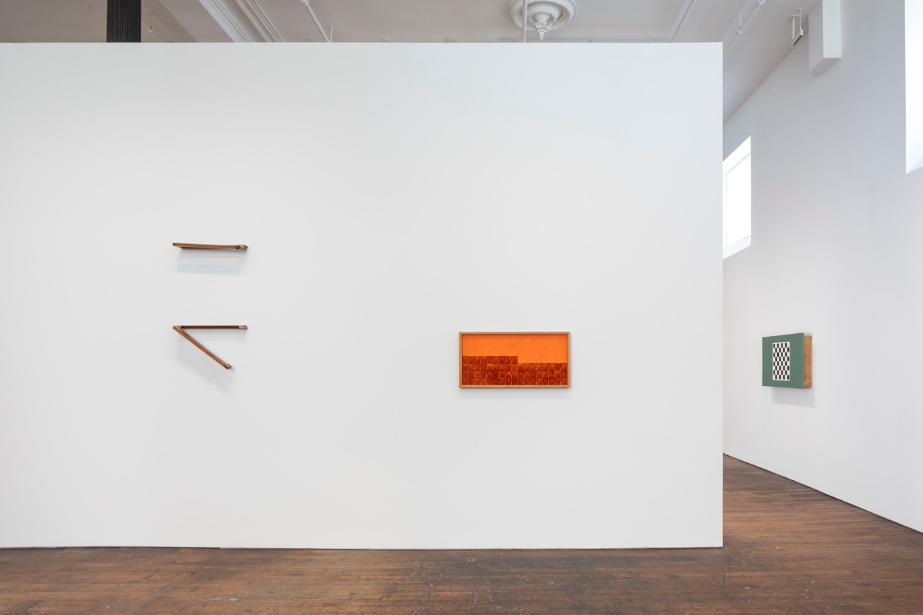 Roman Ondak: Waiting for Someone to Ring at My Door, installation view