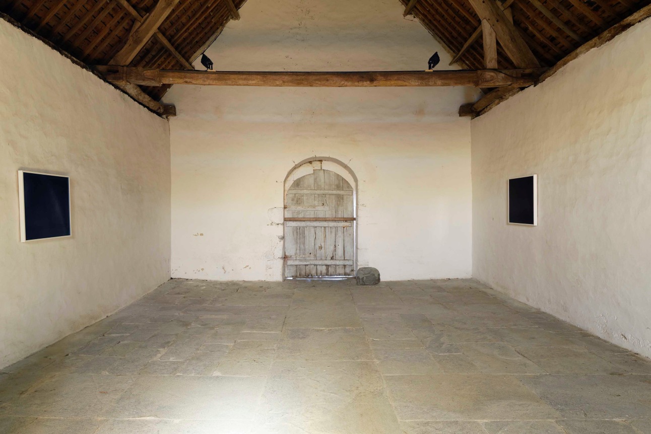 L’art dans les chapelles – Dove Allouche, Chapelle Notre-Dame de Fleurs, Pontivy, France. 