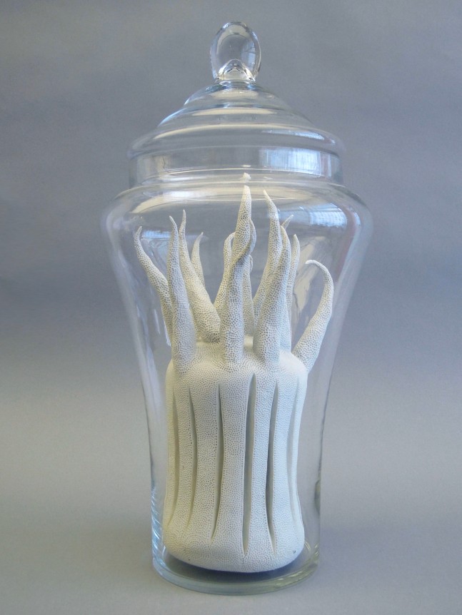 Chris Garofalo, venus nuda ossa mare, 2017, Unglazed porcelain