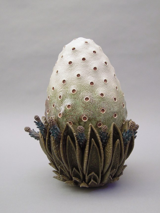 Chris Garofalo, stomata melongere comantem, 2012, Glazed porcelain