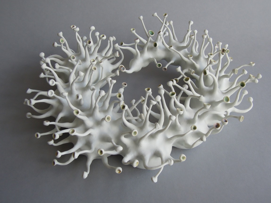 Chris Garofalo.&nbsp;gegradueer slym&nbsp;vorm,&nbsp;2020. Unglazed porcelain, 14 x 11.5 x 4 inches.