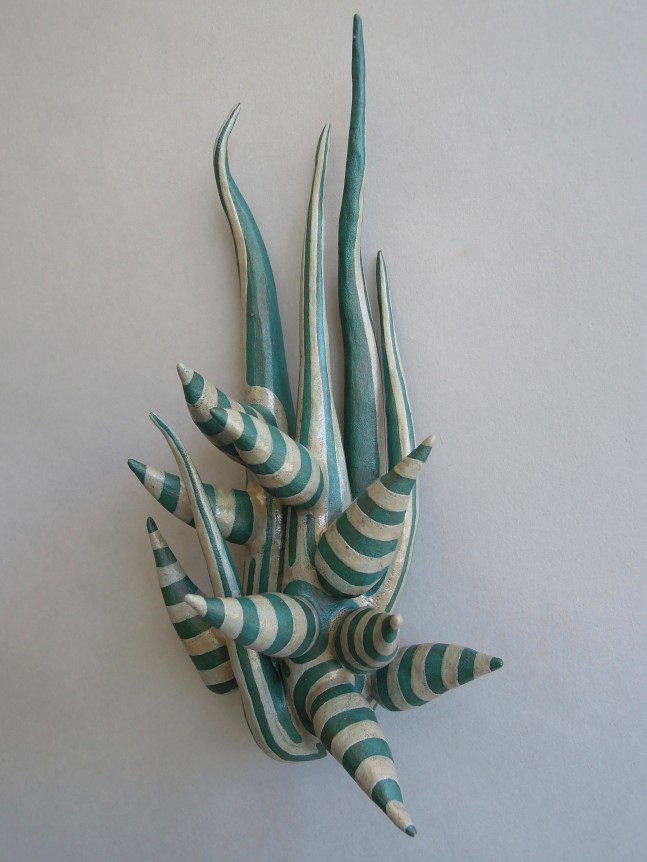 Chris Garofalo.&nbsp;zatvorski gomoljka,&nbsp;2020. Underglazed stoneware, 11.5 x 5.5 x 4 inches.&nbsp;