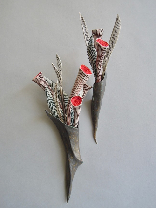 Chris Garofalo.&nbsp;brigau a phlu,&nbsp;2020. Partially glazed&nbsp;and&nbsp;underglazed&nbsp;porcelain, 11 x 9 x 2 inches.