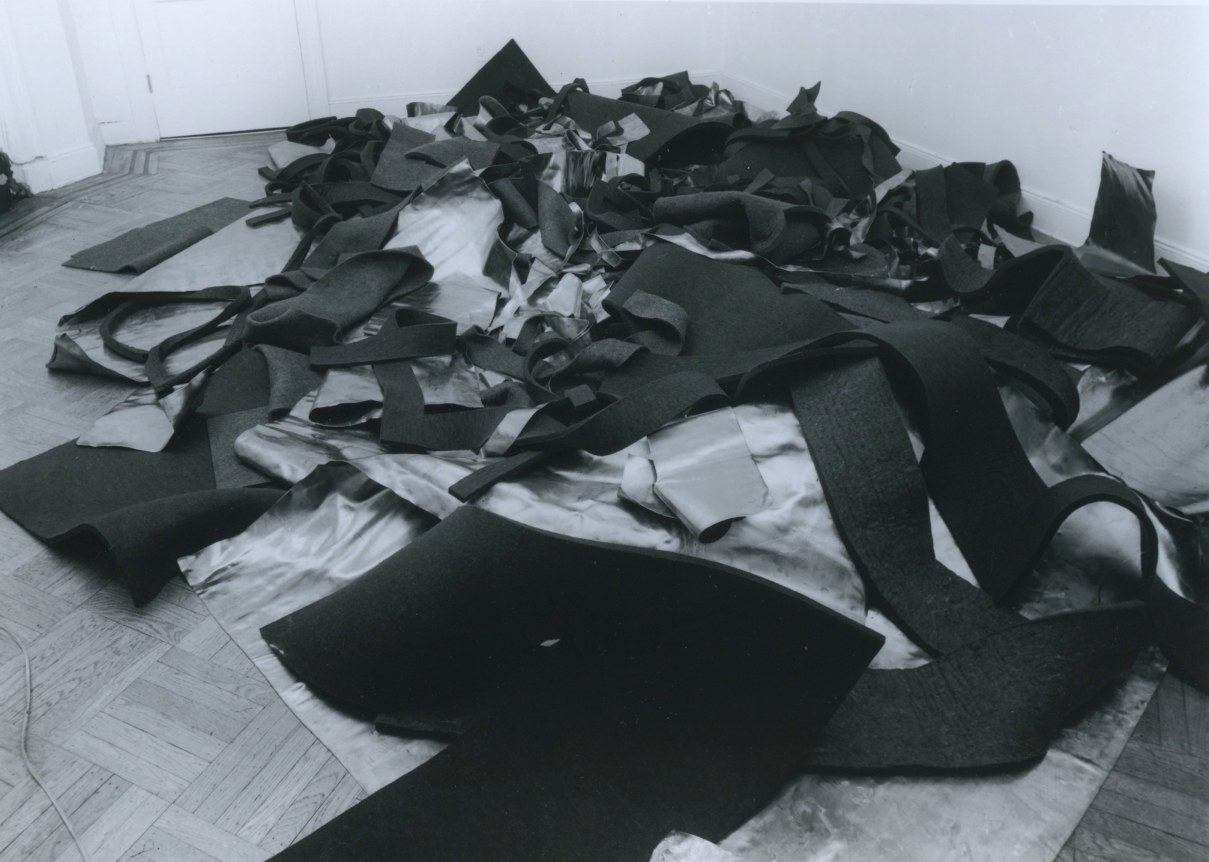 Installation view, Robert Morris, 4 EAST 77