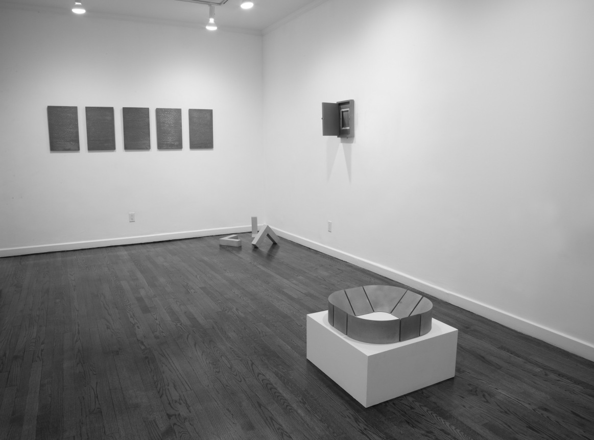 Installation view, Robert Morris: Deflationary Objects 1962 &ndash; 1976, 18 EAST 77