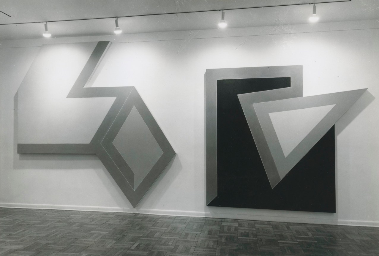 Installation view, Frank Stella, 4 EAST 77