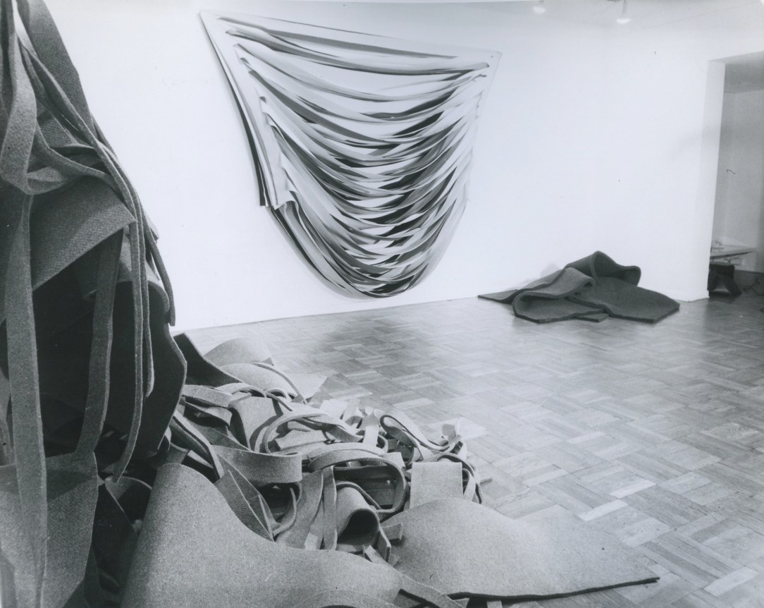 Installation view, Robert Morris, 4 EAST 77