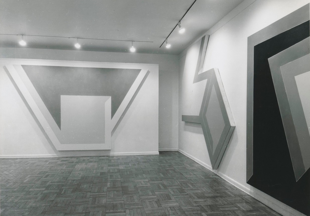 Installation view, Frank Stella, 4 EAST 77