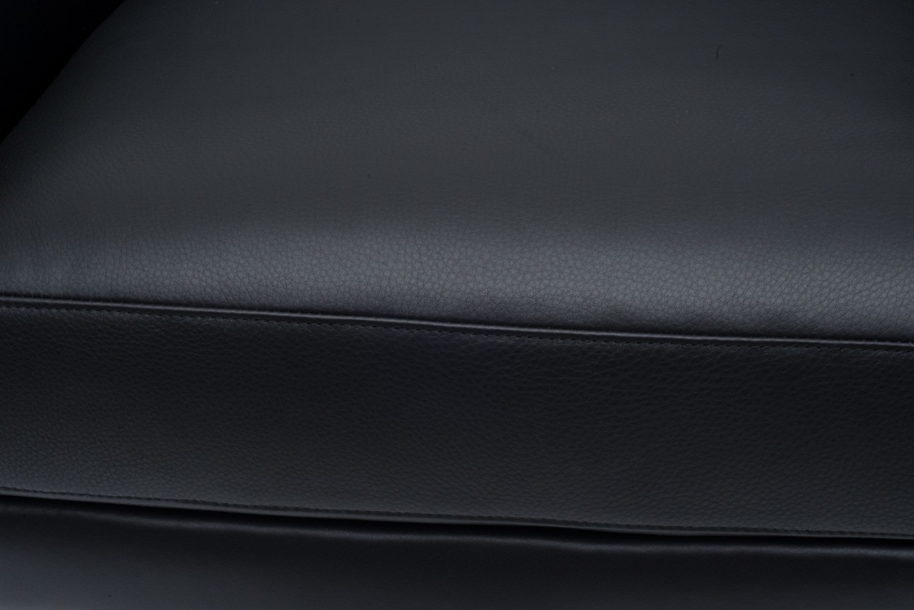 Leather Lounge Chair by Illum Wikkels&oslash;