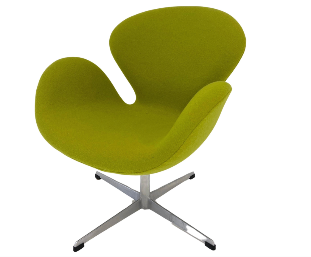 Swan Chair by Arne Jacobsen