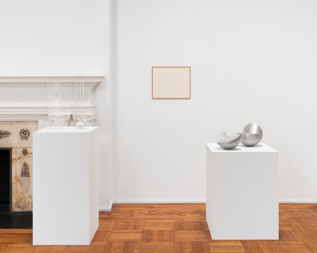 This is an image of an installation view of works by Ruth Vollmer at Tilton Gallery in 2025.