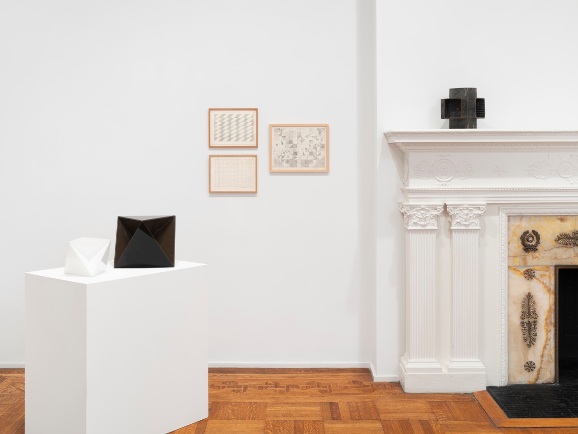 This is an image of an installation view of works by Ruth Vollmer at Tilton Gallery in 2025.