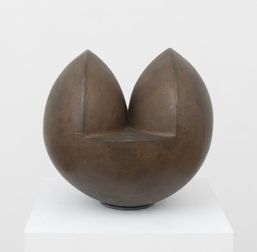 This is an image of a bronze sculpture made by Ruth Vollmer in 1966 titled: Oscule.