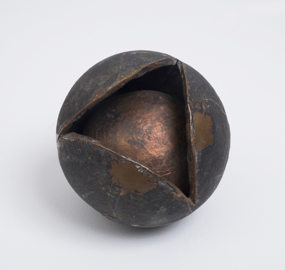 This is an image of a bronze sculpture made by Ruth Vollmer in 1965 titled: Ruth Vollmer.