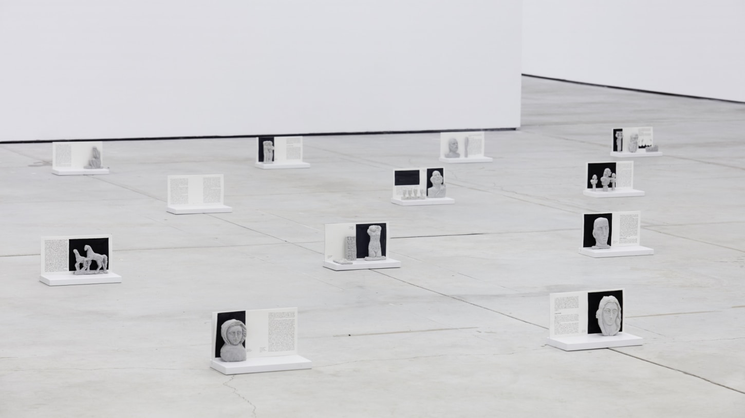 Ciprian Mureșan: Debandadă istorică sculpture nicodim