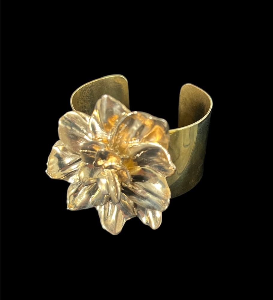 Tavia Atelier x Kristina Larson, Botanial Single Flower Cuff, 2024