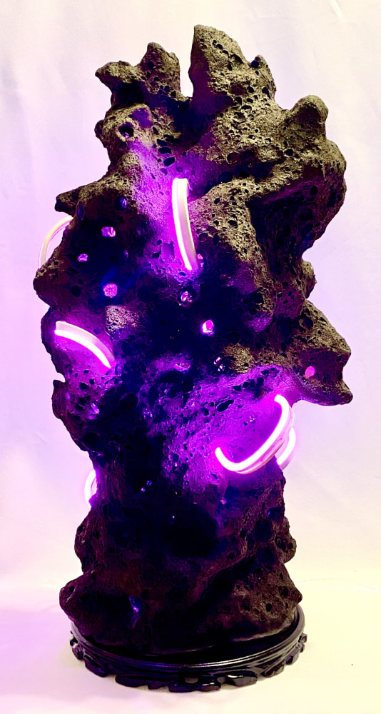 Kristina Larson, Contemporary Scholar&#039;s Stone I (black with pink light), 2020