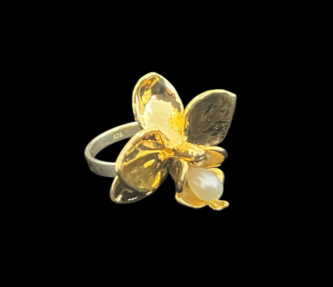 Tavia Atelier x Kristina Larson, Orchid ring with sterling silver and pearl, 2024