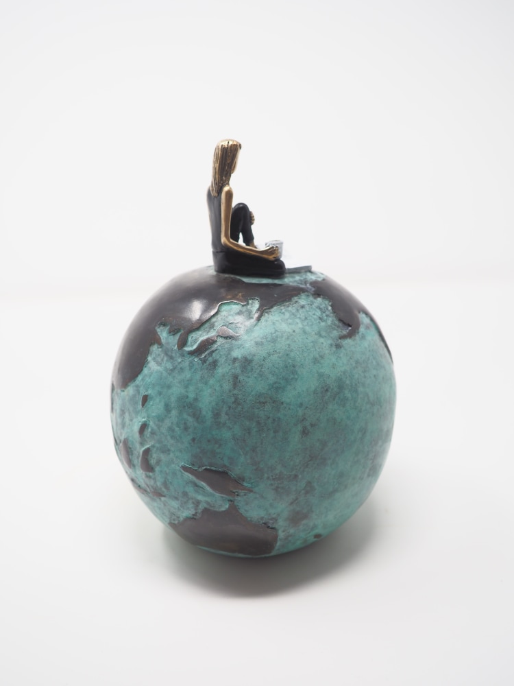 Mireia Serra, Where Pages Take Flight