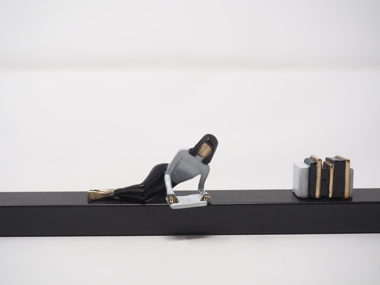 Mireia Serra, Beyond the Page