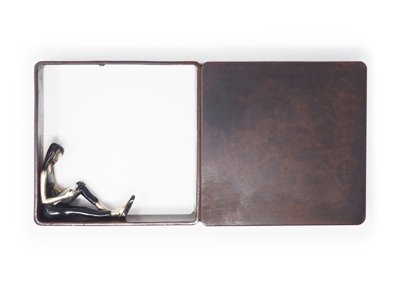 Mireia Serra, Captivated